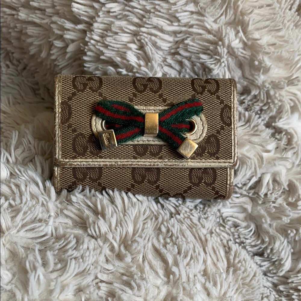 Gucci Vintage Rare Monogram Key Holder with Green and Red Bow